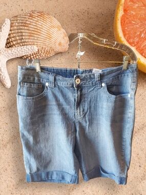 Revolt Jeans Light Blue Boyfriend Denim Shorts s16 NWOT